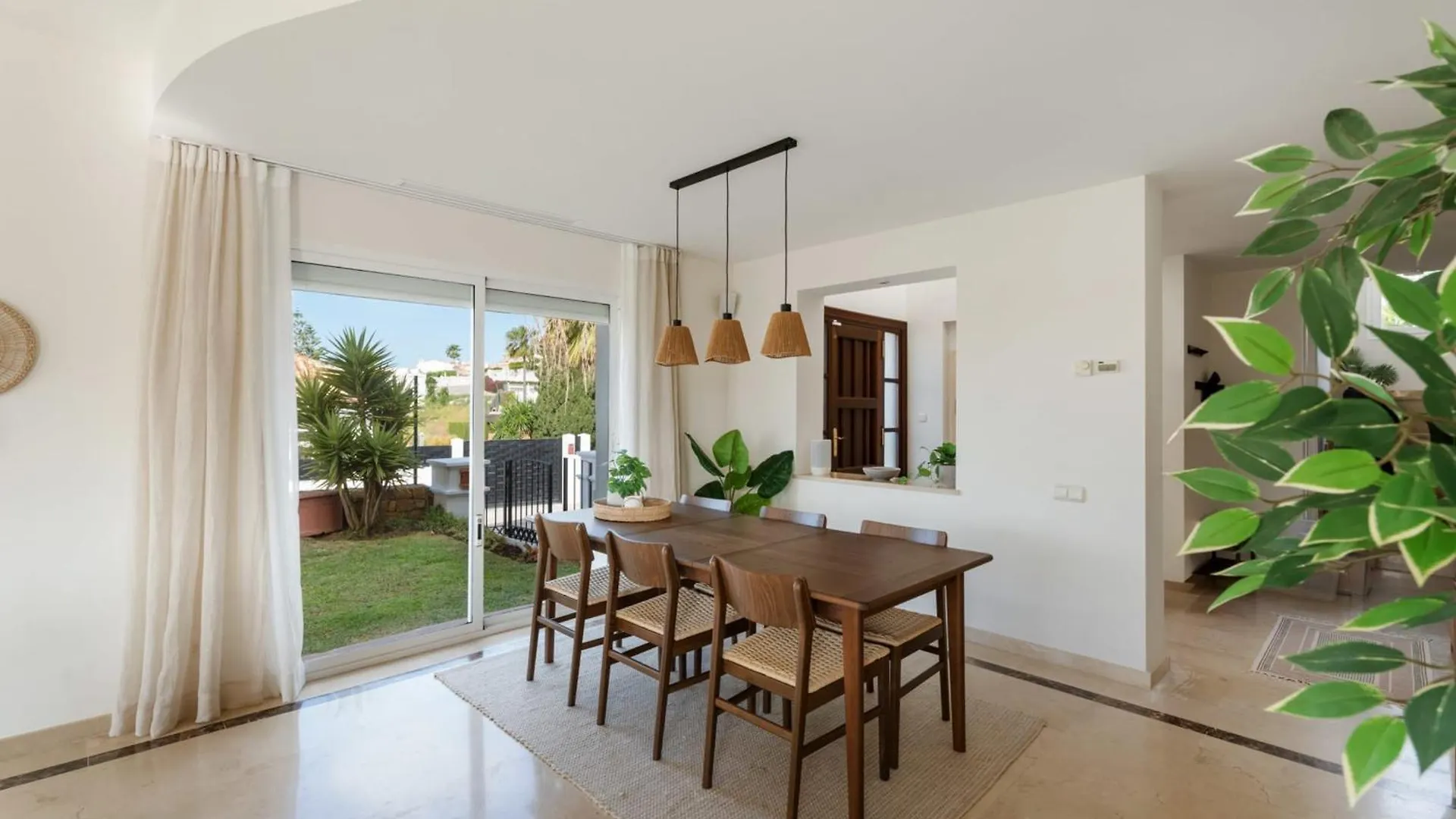 Villa With Private Pool Sea Views & Peaceful Surroundings In Mijas Sitio de Calahonda 0*,