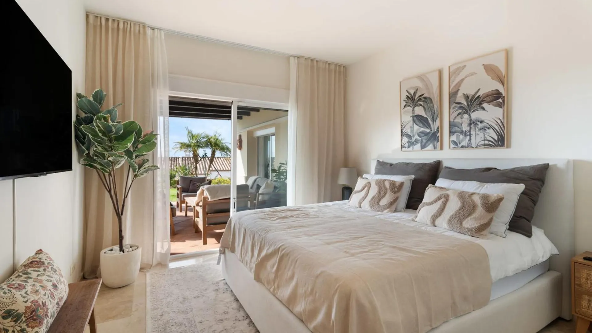 Villa With Private Pool Sea Views & Peaceful Surroundings In Mijas Sitio de Calahonda Spanje