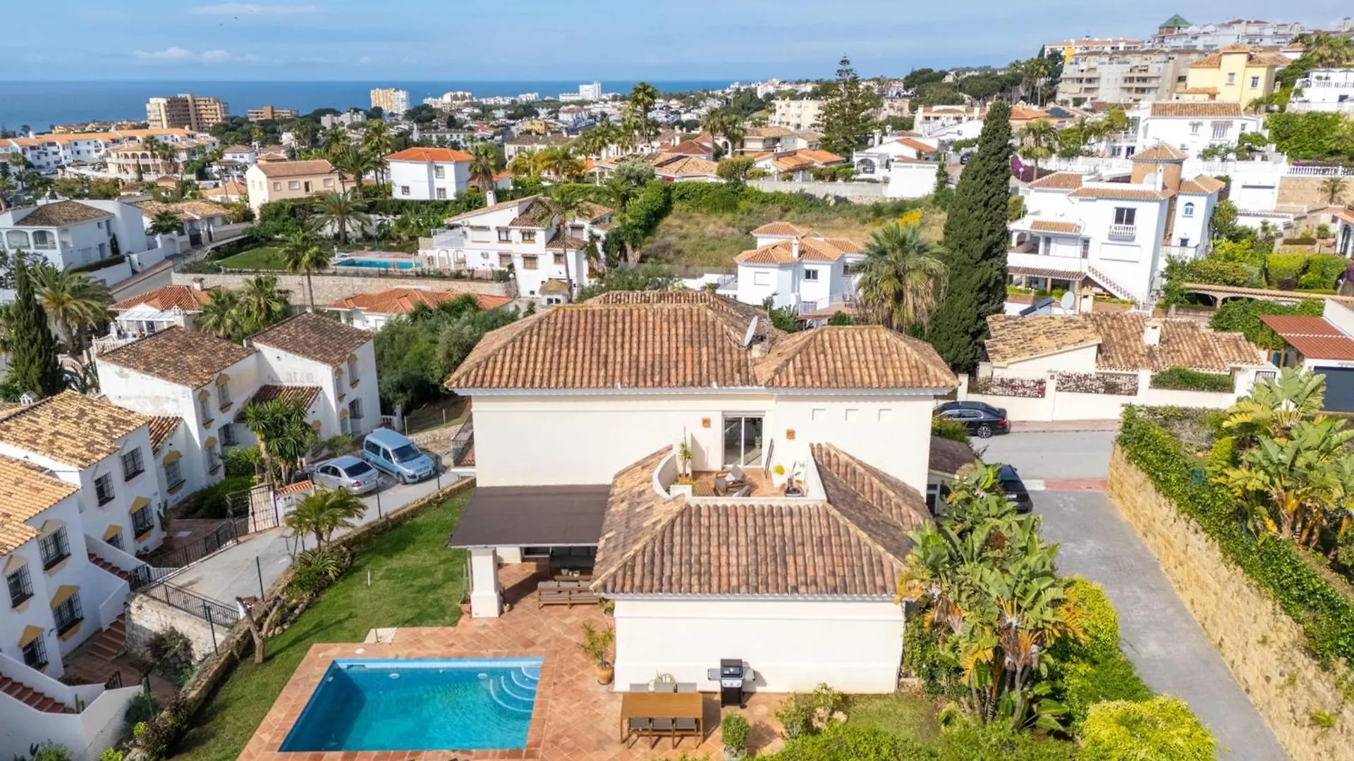 Villa With Private Pool Sea Views & Peaceful Surroundings In Mijas Sitio de Calahonda 0*,  Spanje