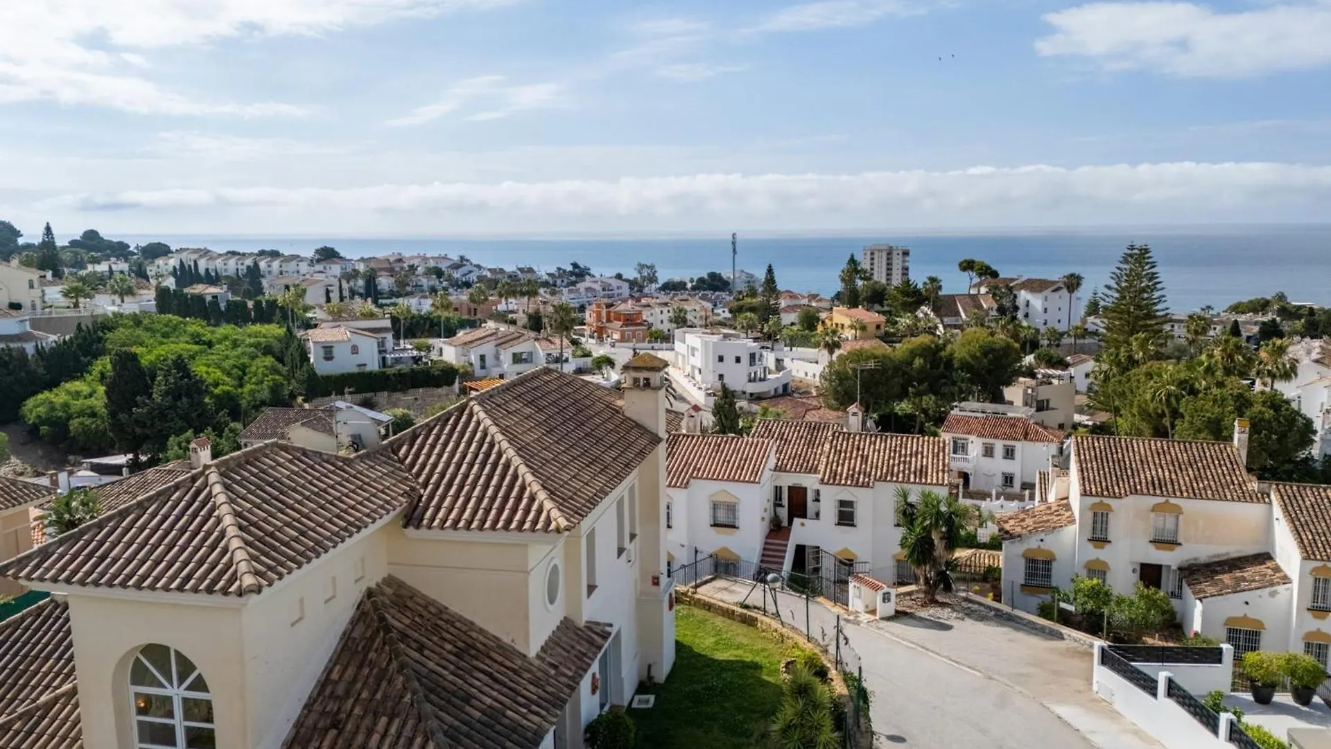 Villa With Private Pool Sea Views & Peaceful Surroundings In Mijas Sitio de Calahonda